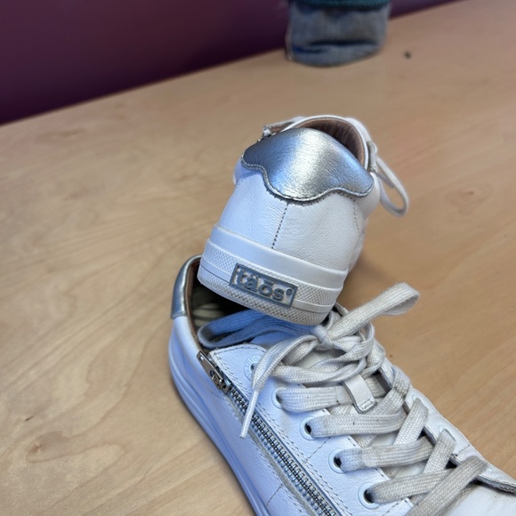 Taos Z-Soul Lux White and Silver Leather sneakers - Picture 7 of 12